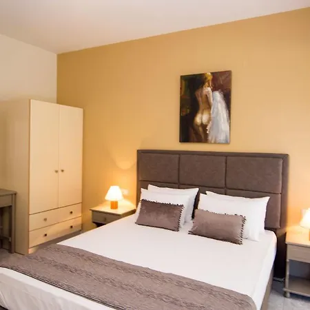 Apartmán Dina Razáta