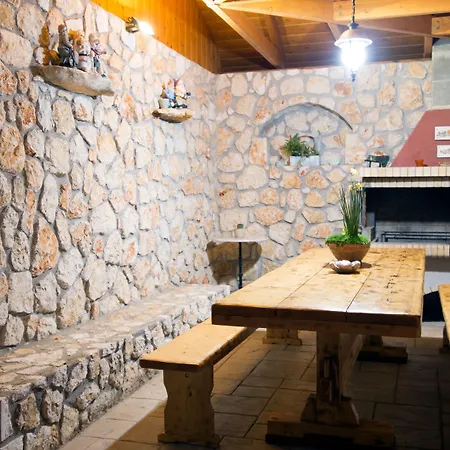 Apartament Dina